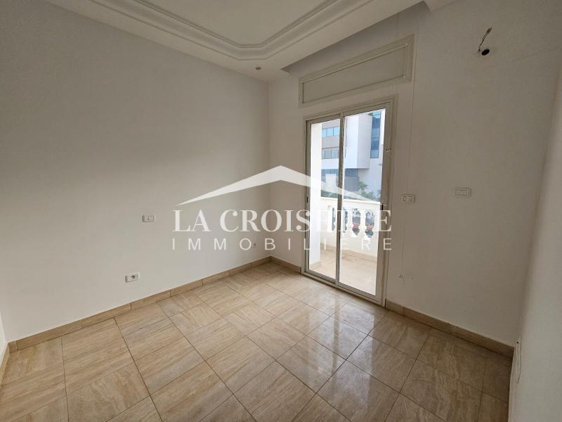 Duplex S+5 à usage bureautique au Lac 2